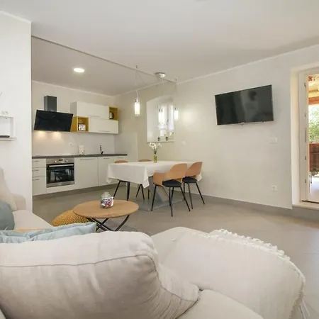 Nonina Hiza In - Haus Fuer 4 Personen Casa vacanze