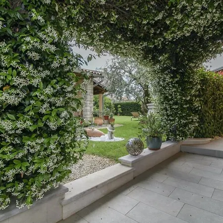 Nonina Hiza In - Haus Fuer 4 Personen * Porec