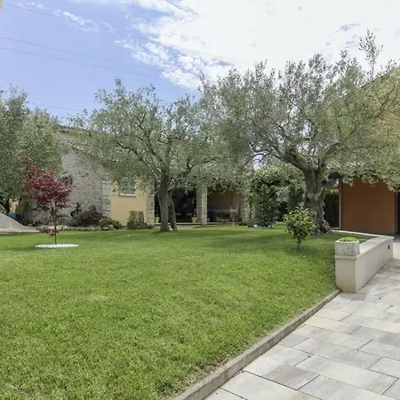 Nonina Hiza In - Haus Fuer 4 Personen Porec