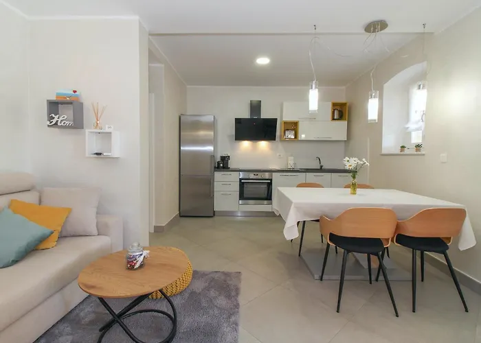 Nonina Hiza In - Haus Fuer 4 Personen * Porec