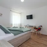 Nonina Hiza In - Haus Fuer 4 Personen * פורץ