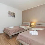 בית נופש Nonina Hiza In - Haus Fuer 4 Personen