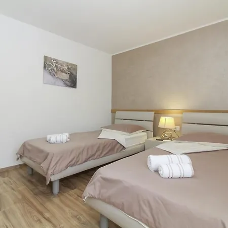 Vikendica Nonina Hiza In - Haus Fuer 4 Personen Porec