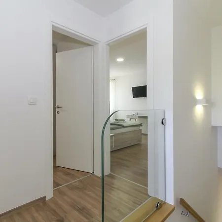 Vikendica Nonina Hiza In - Haus Fuer 4 Personen *