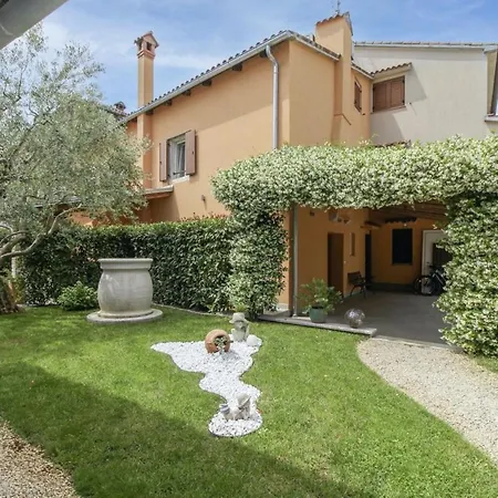 Nonina Hiza In - Haus Fuer 4 Personen Feriehus