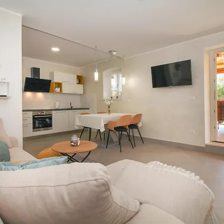 Nonina Hiza In - Haus Fuer 4 Personen Poreč