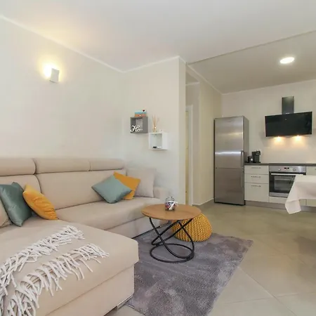 Nonina Hiza In - Haus Fuer 4 Personen * بوريتش