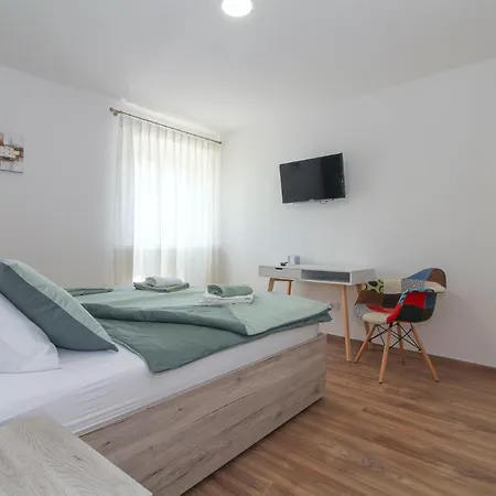 Nonina Hiza In - Haus Fuer 4 Personen * بوريتش