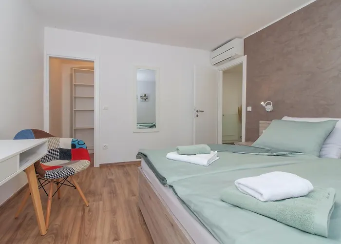 Tatil Evi Nonina Hiza In - Haus Fuer 4 Personen Poreč