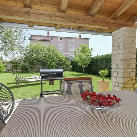 Nonina Hiza In - Haus Fuer 4 Personen Poreč