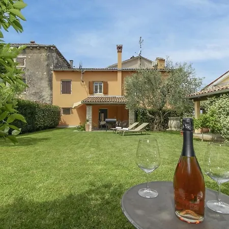 Casa de Férias Nonina Hiza In - Haus Fuer 4 Personen