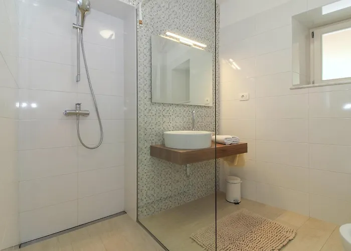 Nonina Hiza In - Haus Fuer 4 Personen Prázdninový dům Poreč